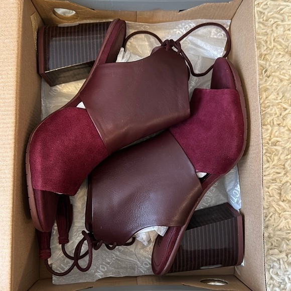 NEW Kenneth Cole Reaction Reach The Stars Peep Toe Burgundy Leather Bootie - Picture 11 of 16